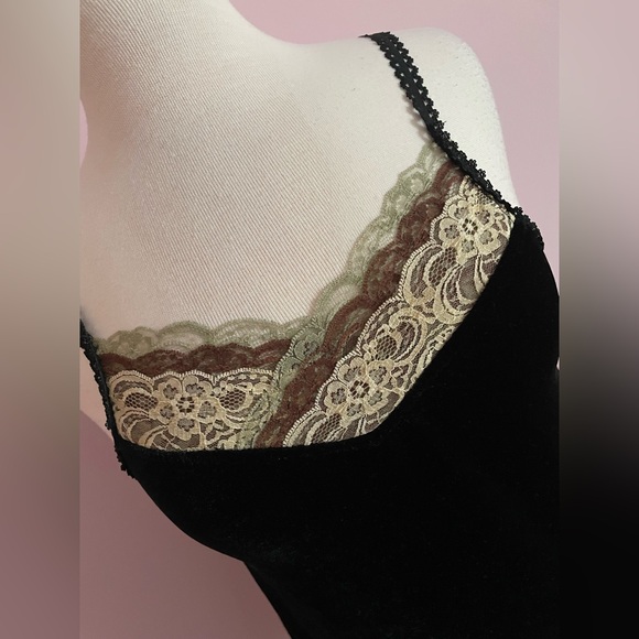 Black Lace Trim Cami Top - Picture 2 of 10